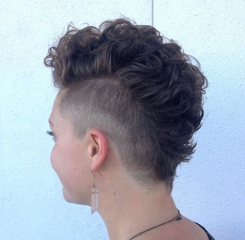 25-Exquisite-Curly-Mohawk-Hairstyles-for-Girls-and-Women.jpg