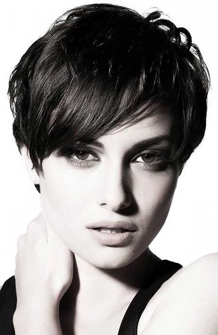 26 Best Short Haircuts for Long Face