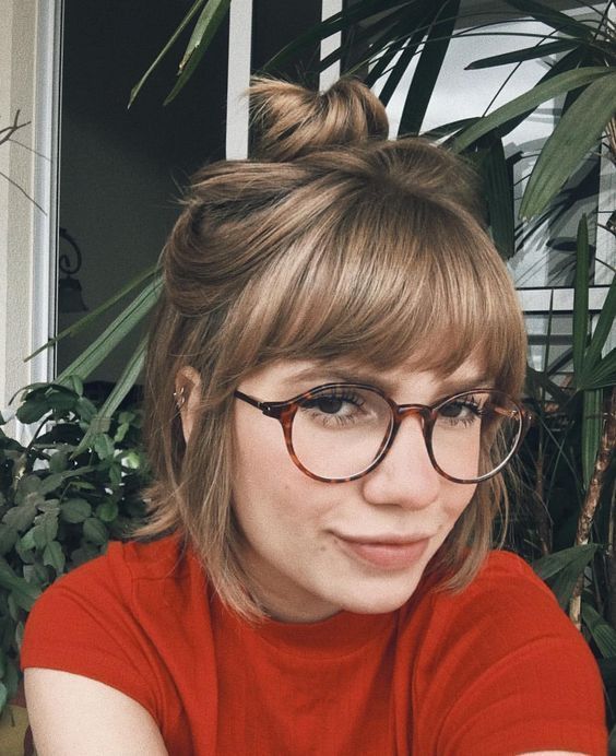 27+ Cute Short Hairstyles with Bangs for Women in 2019
