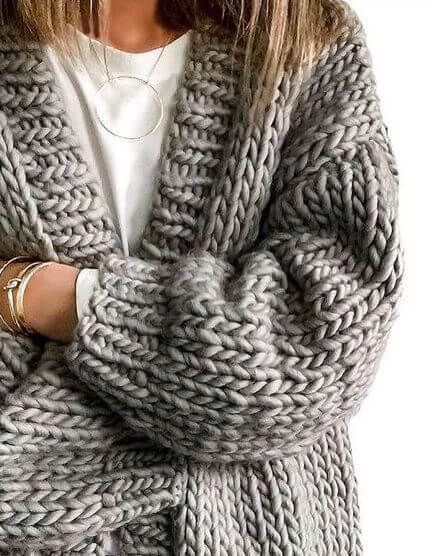 31-Chic-And-Cozy-Sweaters-For-This-Fall.jpg