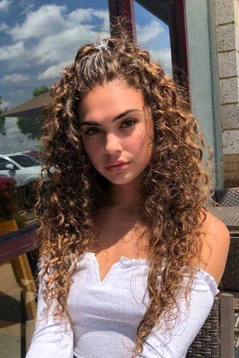 50 Stylish Curly Hair Styles Ideas For Women