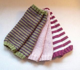 Baby legwarmers pattern! Can make with Debbie Bliss Baby Cashmerino. Easy knit f…