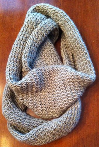 Betty’s Infinity Scarf pattern by iknit2purl2