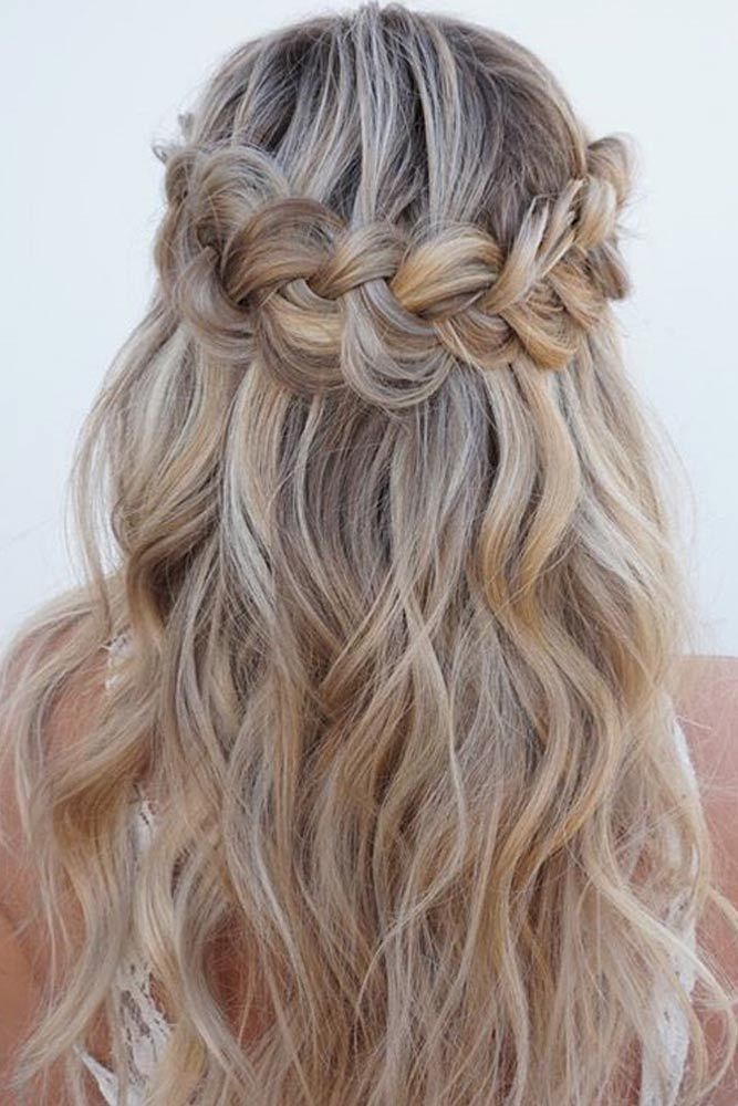 Christmas Party Hairstyles to Enhance Your Look
