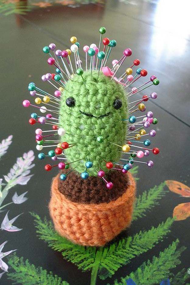 Crochet Patterns and Projects for Teens – Cactus Pincushion – Best Free Patterns… – Hetty J.