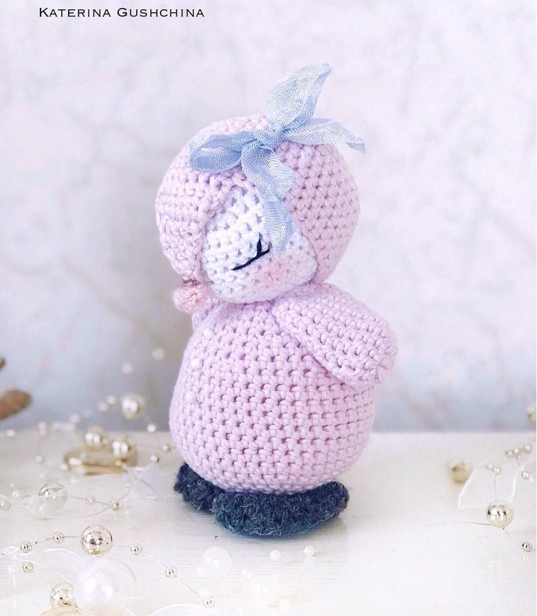 Crochet penguin amigurumi