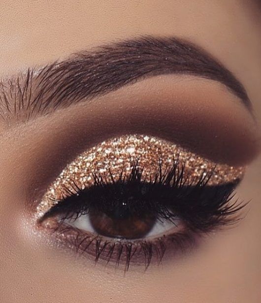 DIY Eye Makeup Sparkling Magic Gold Glitter! – Page 15 of 18