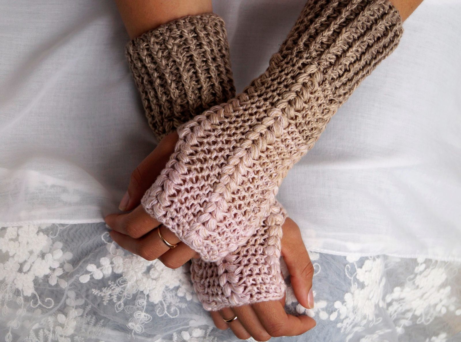 Free Crochet Pattern Hand Sleeves, Wrist-Warmer