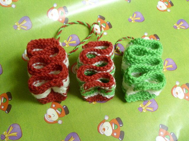 Free knitting pattern with ribbon candies