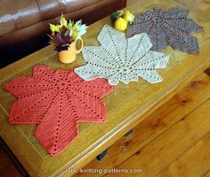 Free pattern: Chestnut Leaf Table Runner and Placemats ✿•Teresa Restegui www...