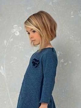 Girl hairstyles children short. Short haircuts like Bob and Pixie are cool. Here you will find a child-friendly variant for girls. Beautiful girl hairstyle for short hair. Hairstyles for young girls #frisuren #maedchen #haarschnitt #kinder