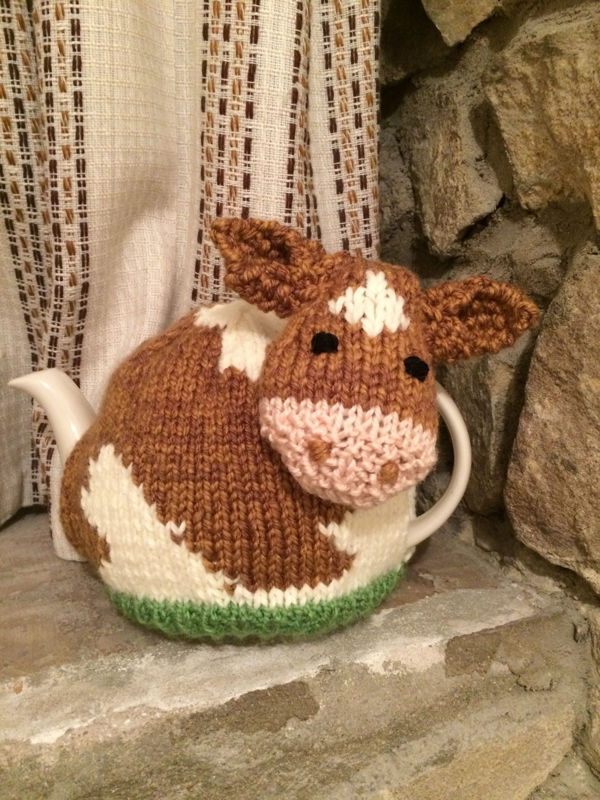 Guernsey Cow Tea Cosy                                                           …