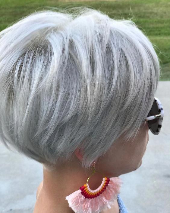 Hochmodische Kurzhaarfrisur für Frauen, die 2019 inspiriert – blond Hair