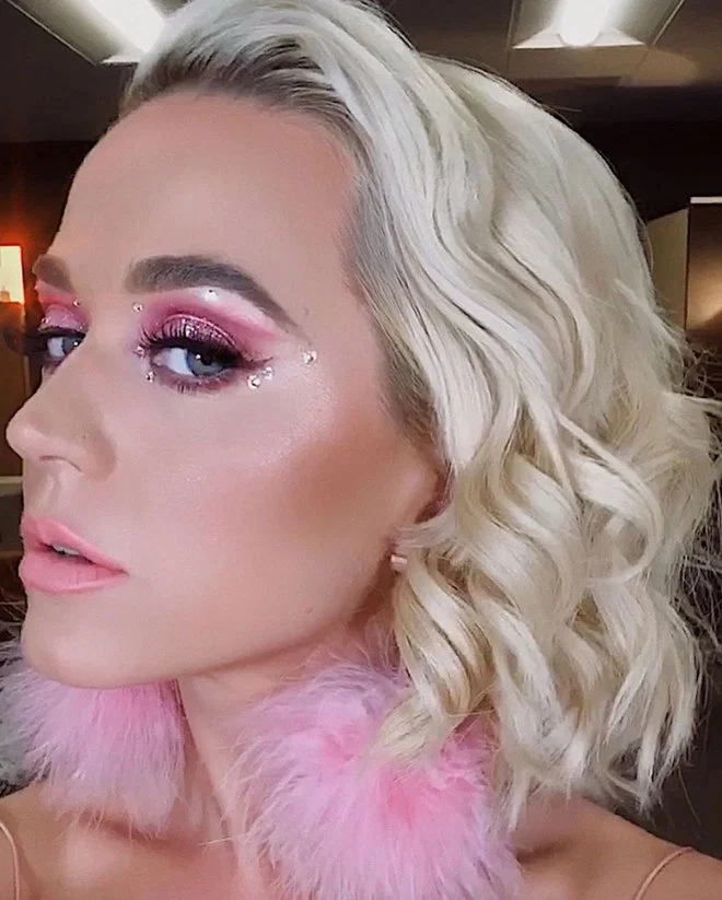 Katy Perry Tries a 'Euphoria’-Inspired Makeup Look