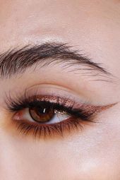 Metallic Eyeliner Is the Beauty Look Youll Be Wearing to Every Festive Party #ey...