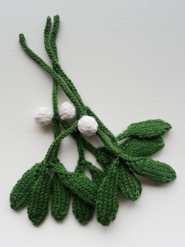 Mistletoe Knitting pattern by Squibblybups