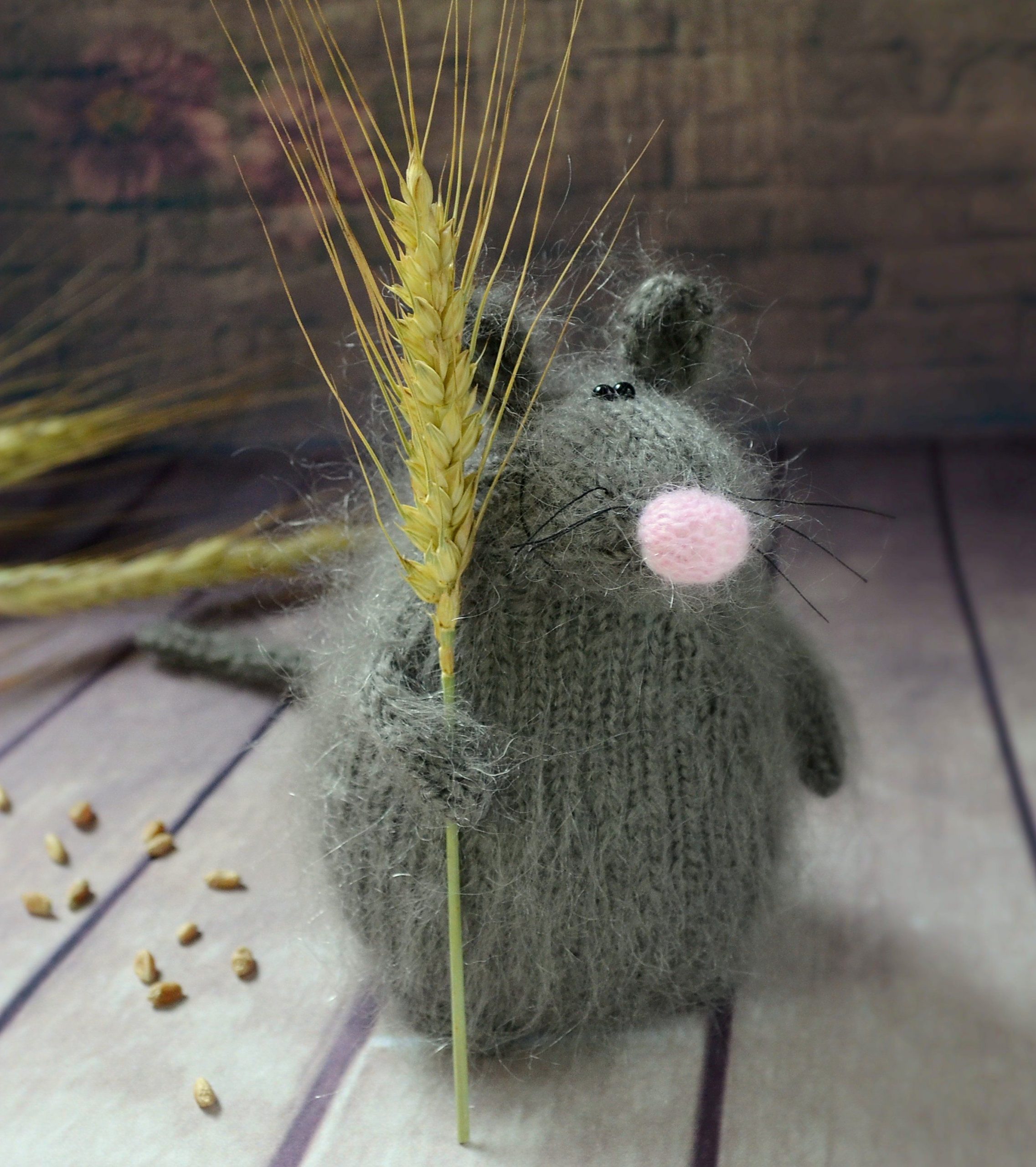 Mouse-pattern-knit-toy-rat-amigurumi-knit-animal-pattern-rat.jpg
