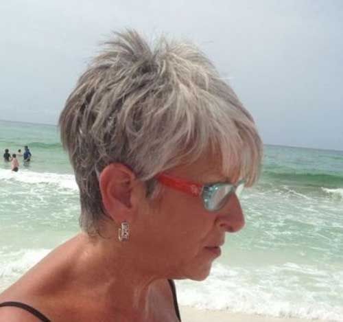 Short Hairstyles for Older Women with Thin Hair
