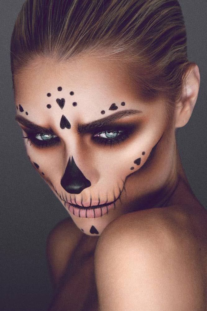 Sind Sie auf der Suche nach den schönsten Halloween Make-up-Ideen, um am besten ein