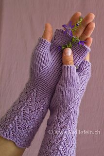 Socken und fingerlose Handschuhe Glöckchen pattern by Ekaterina Arndt