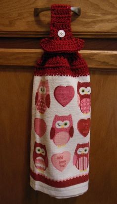 crochet hanging towel: I've never actually done this, and this is a free pattern...