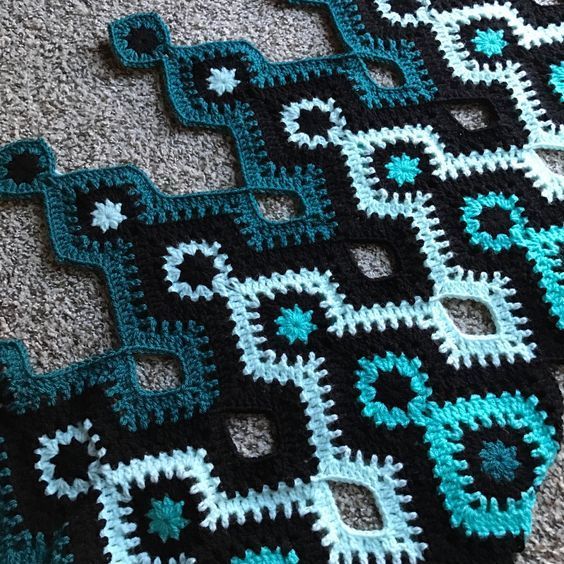 crochetghoulie: “Shades of teal I’m gonna call this pattern Nostromo, after ...