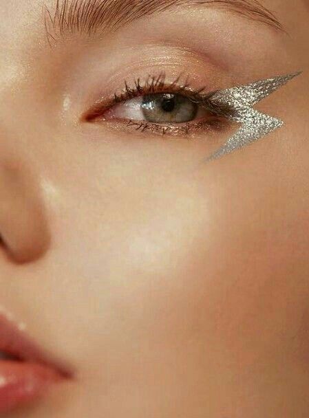 ephermeral ⚡ éclair d´argent silver metallic maquillage oeil eye make up min…