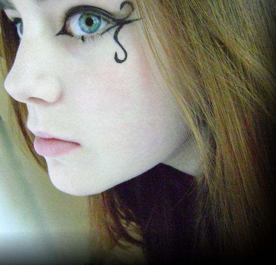 gothic-makeup-with-simple-eyeline.jpg