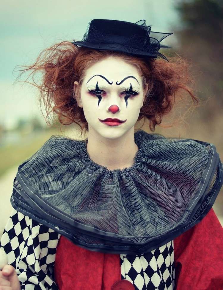 gruselige Variante der Clown schminke für Frauen