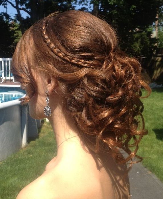 Dreamy Hairstyle Ideas for Prom That Will Make You Shine on Your Special Night
