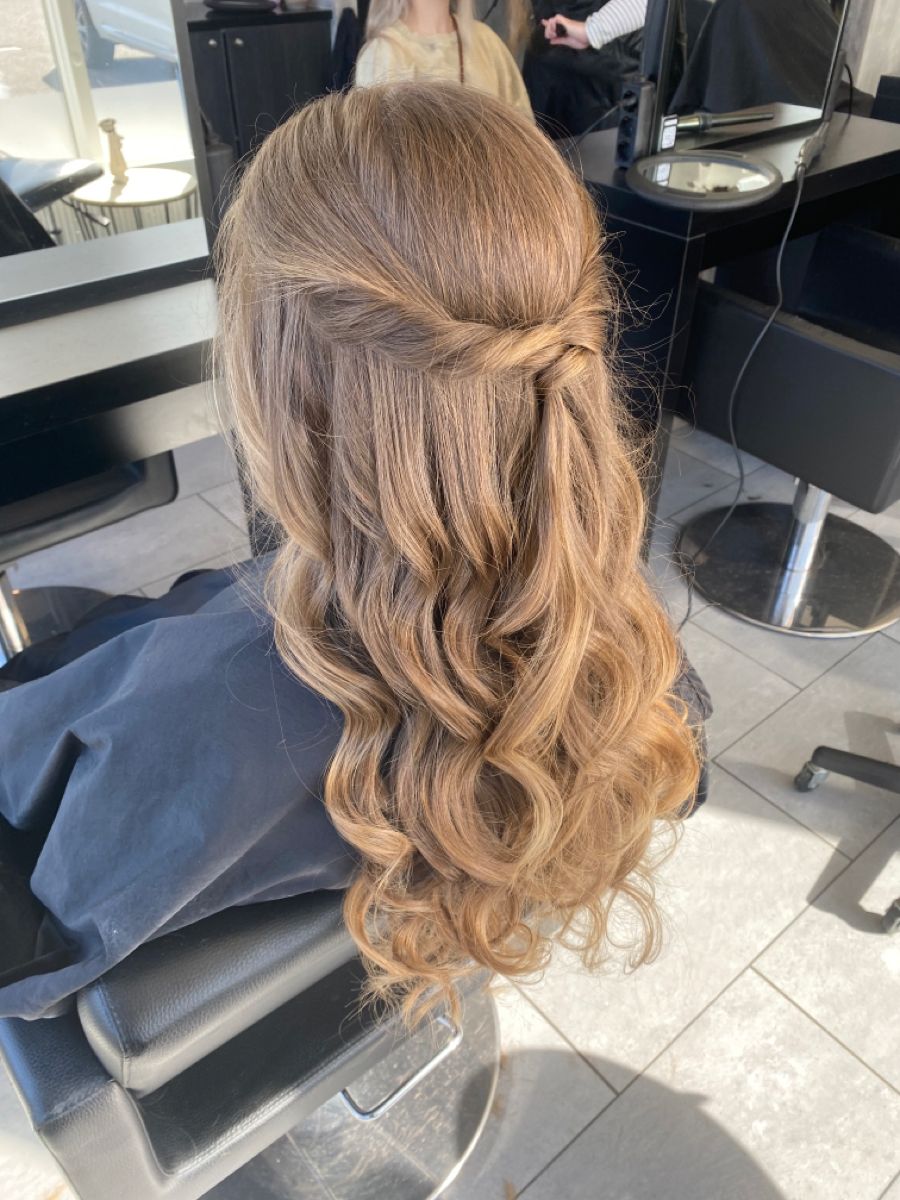 Gorgeous Prom Hairstyles for Long Hair: Get Ready to Turn Heads!