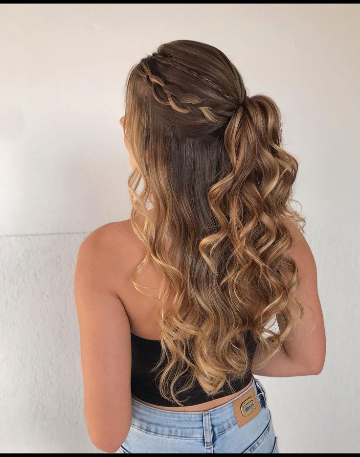 Stunning Hairstyle Ideas for Prom Night Glamour