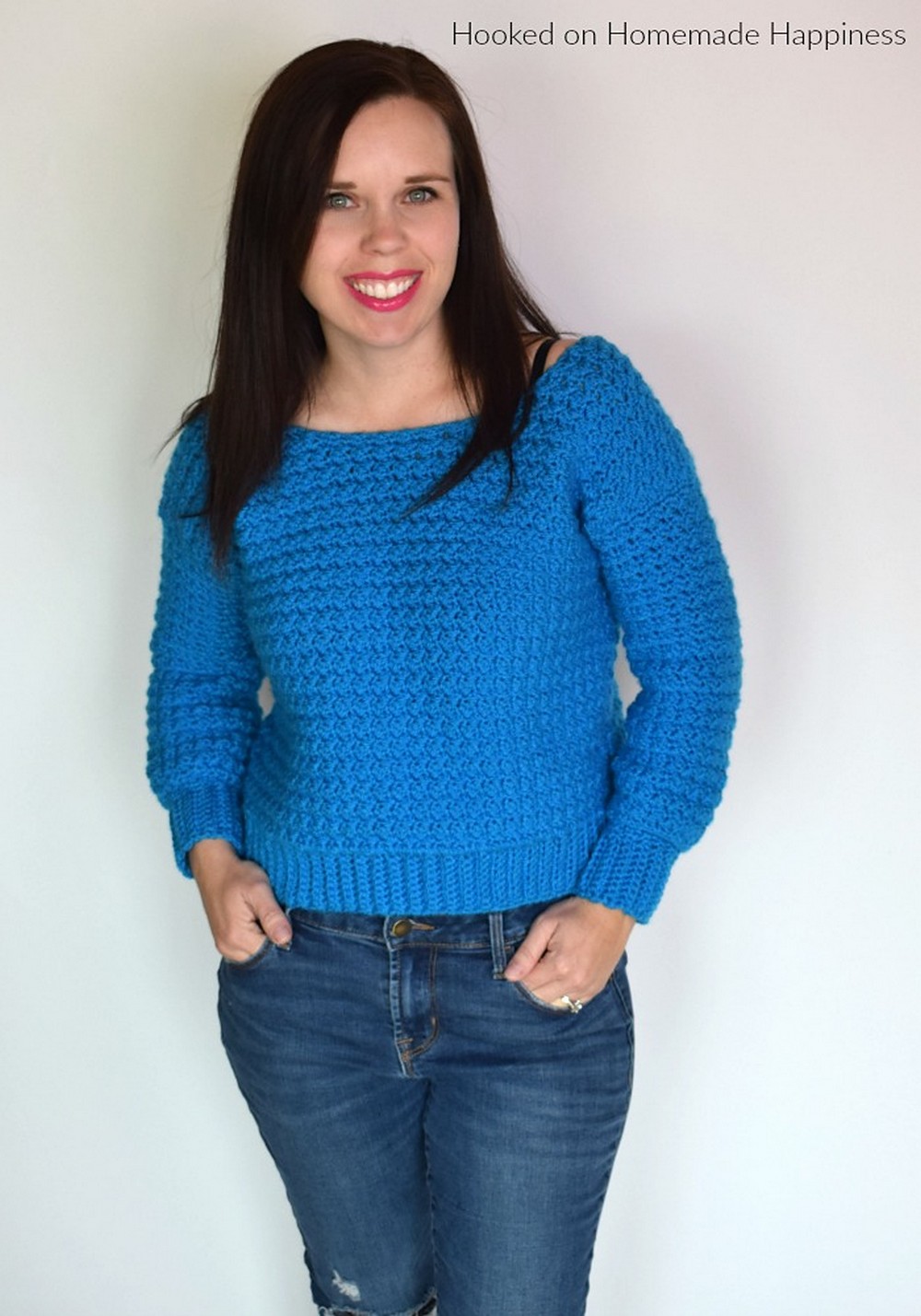 Crochet pattern for a cozy short sweater