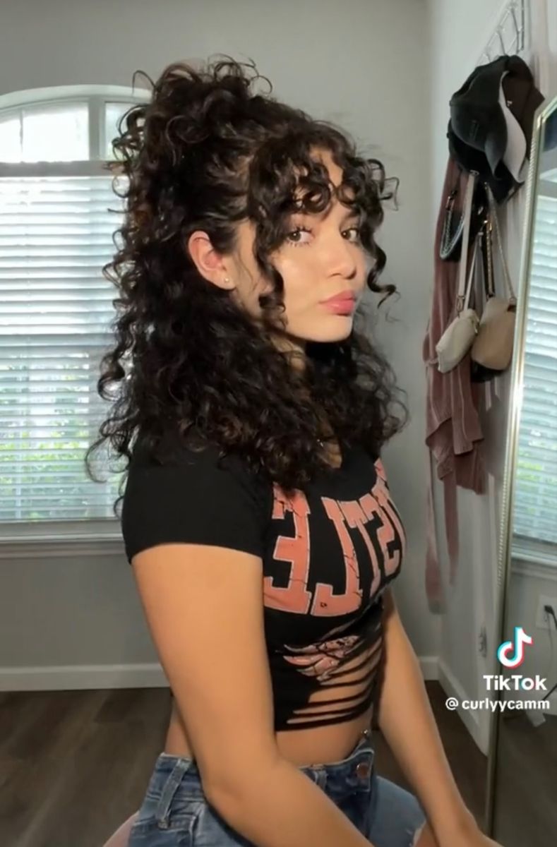 Mastering the Art of Styling Curly Hair: Tips and Tricks for Perfect Curls