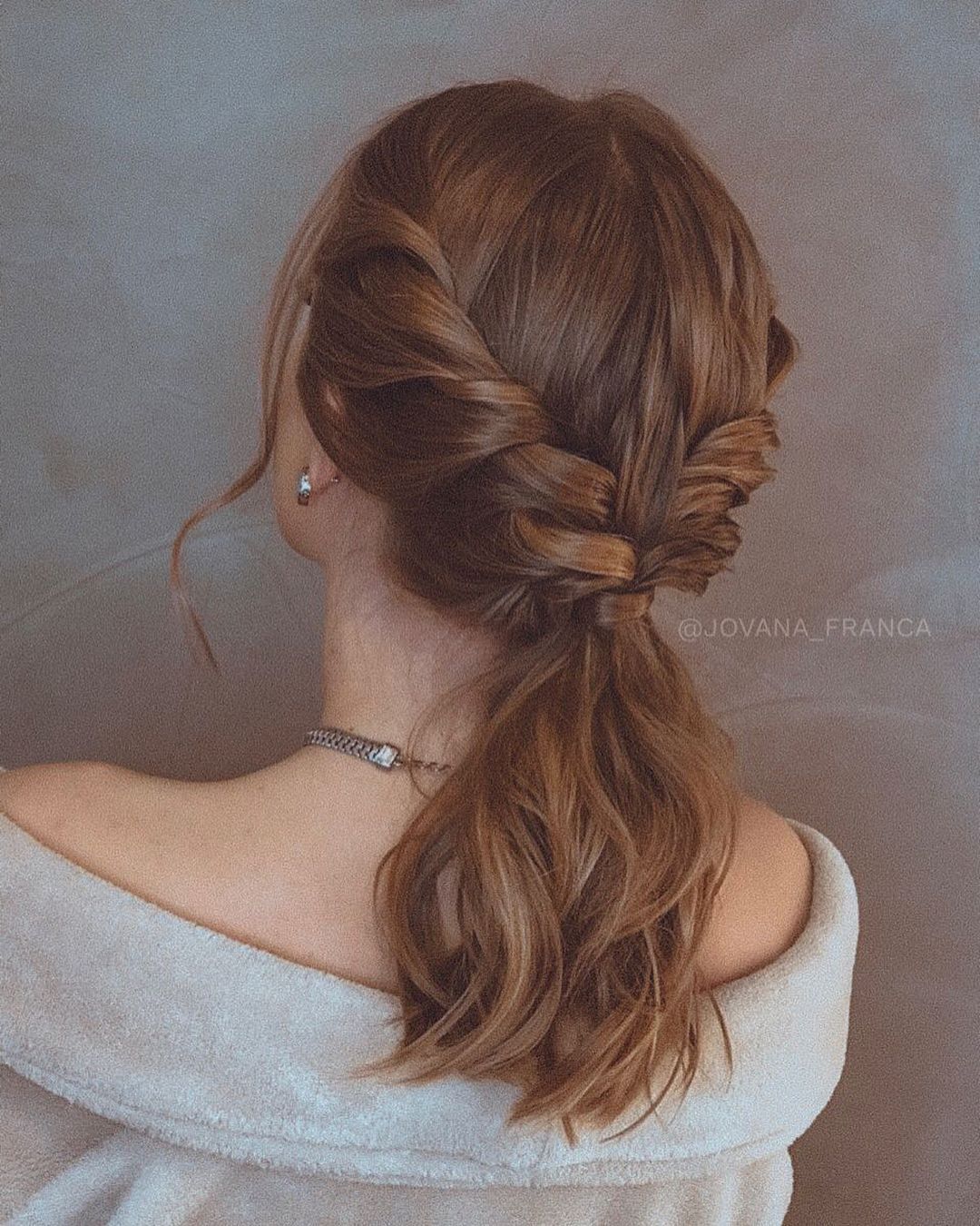 Effortlessly Chic Hairstyles for Medium Length Hair