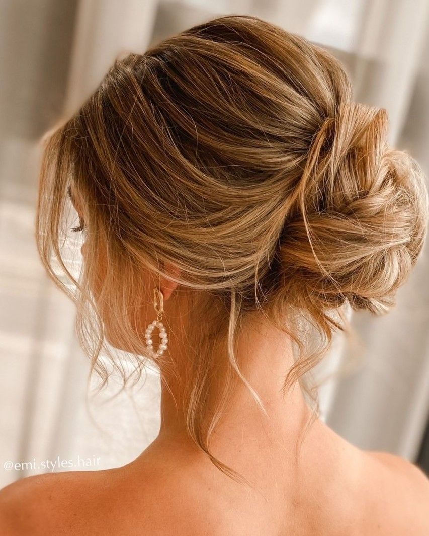 Stunning Updos for Short Hair: Elevate Your Look with These Chic Hairstyles