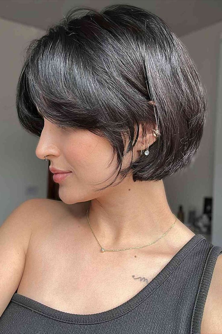 Chic and Stylish: The Best Short Haircuts for Women