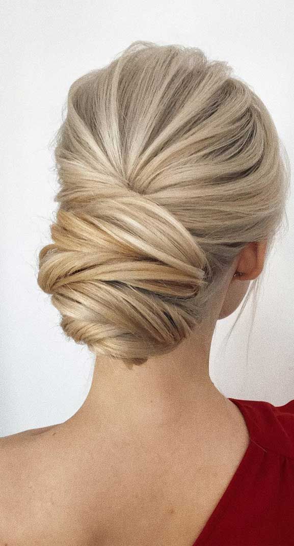 Stunning Wedding Hairstyles for Medium Length Hair: The Perfect Balance of Elegance and Ease