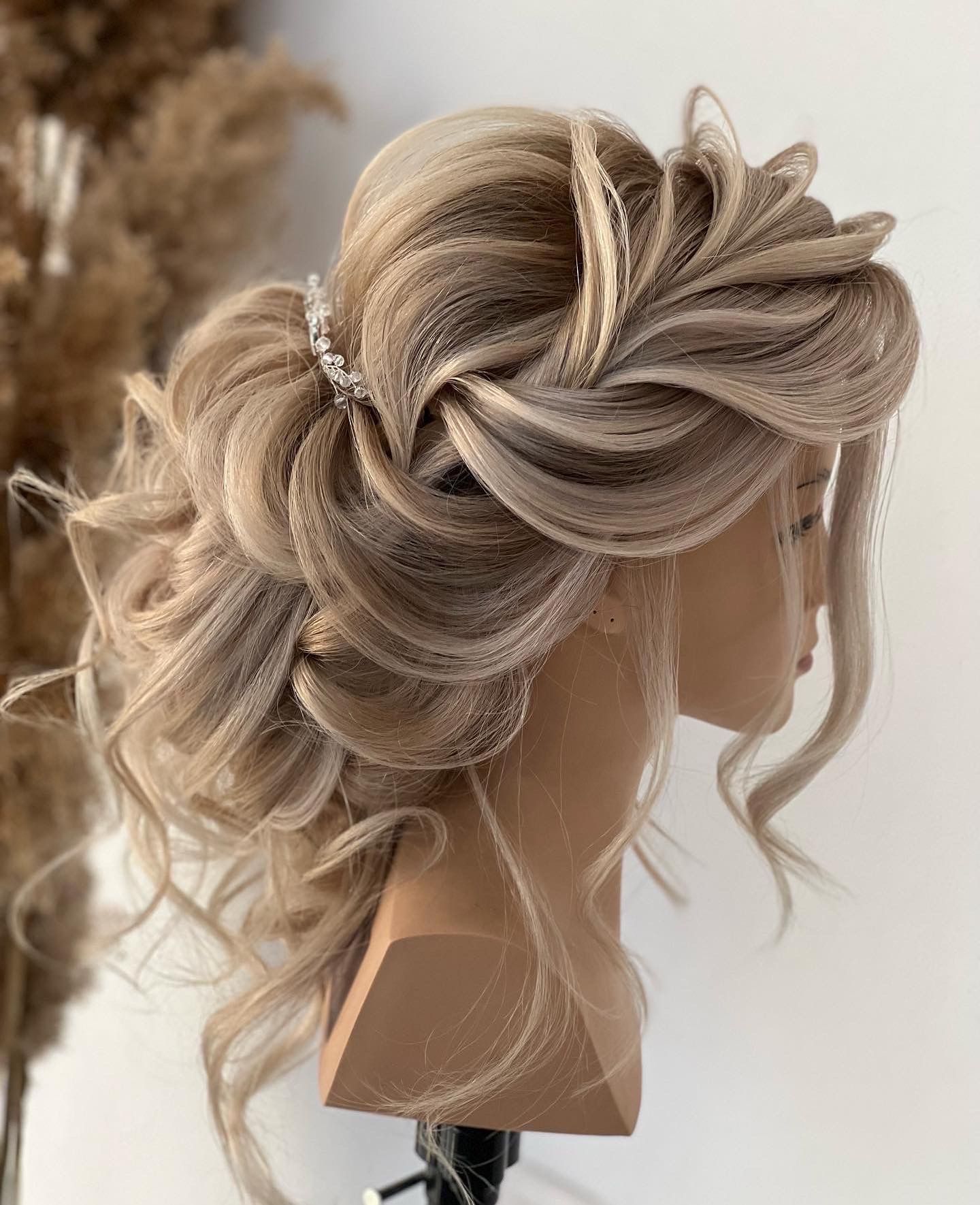 Stunning Wedding Hairstyles for Long Hair to Make You Feel Like a Princess