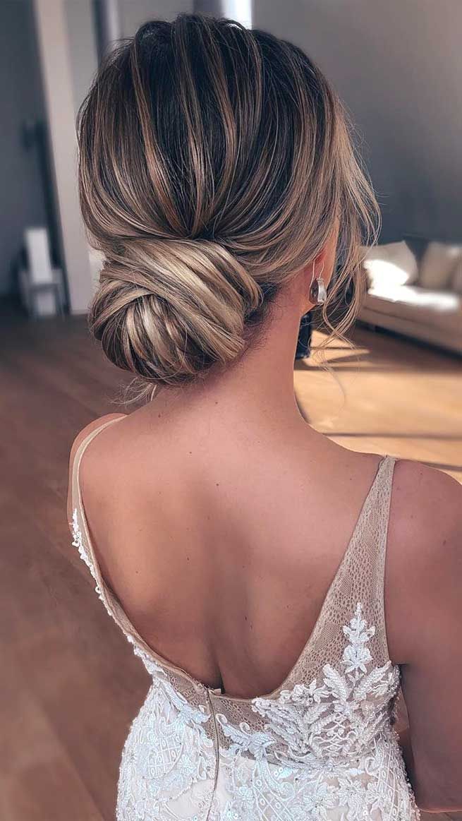 Stunning Bridal Hairstyles to Complete your Wedding Look