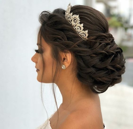 Stunning Hairstyle Ideas for Your Quinceañera Celebration