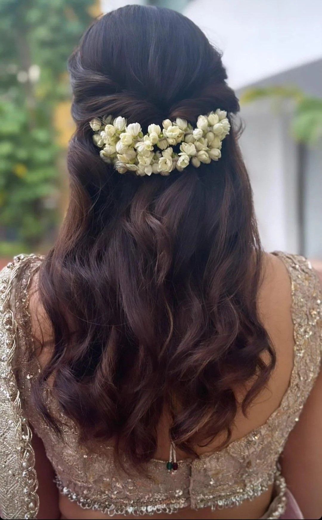 Elegant Hairstyles to Complement Your Saree Look