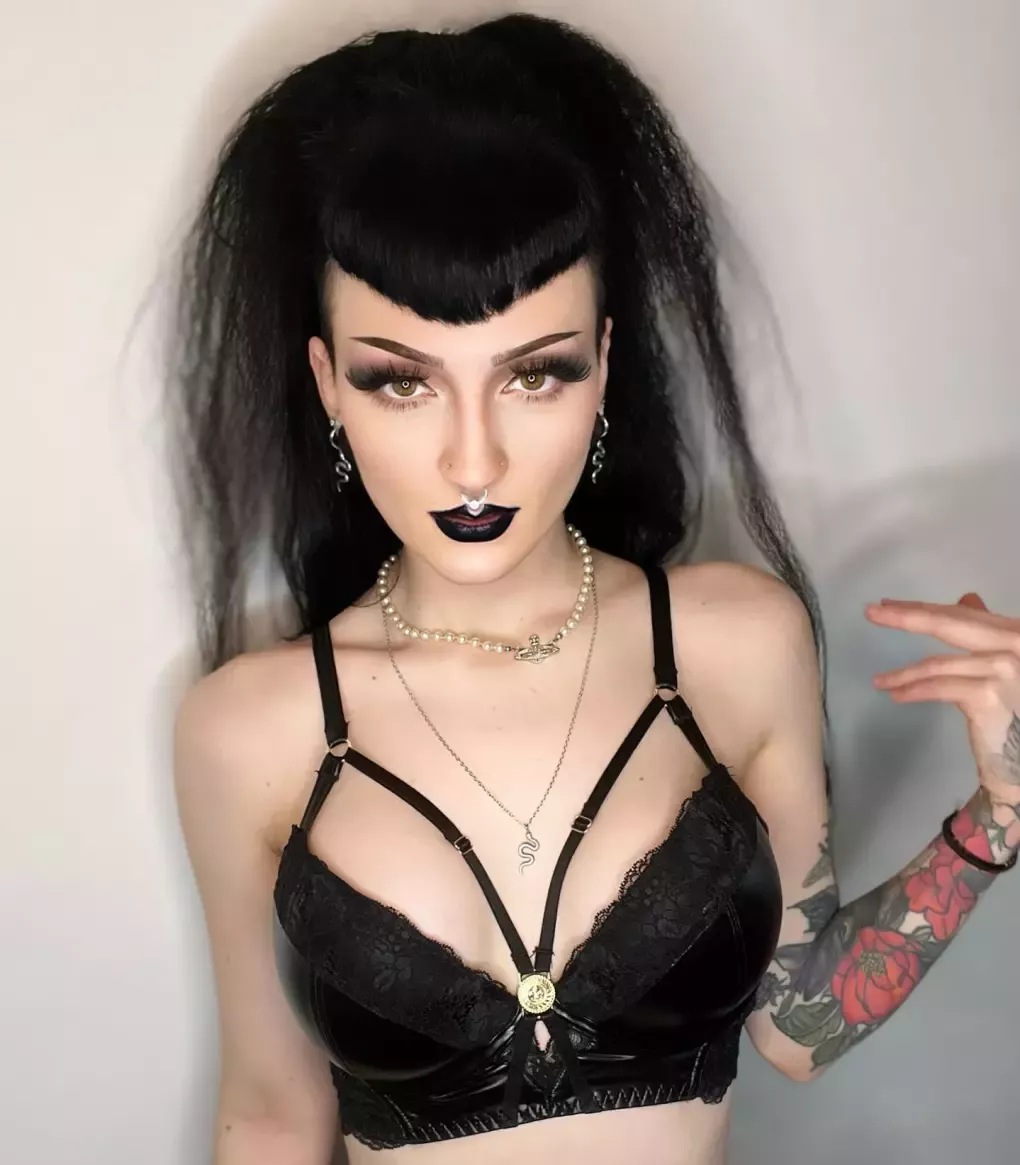 Exploring the Dark Side: The Edgy World of Goth Hairstyles