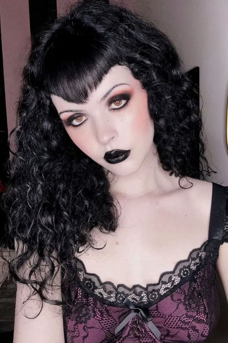 Exploring the Dark Side: The Hottest Goth Hairstyles to Try in 2024