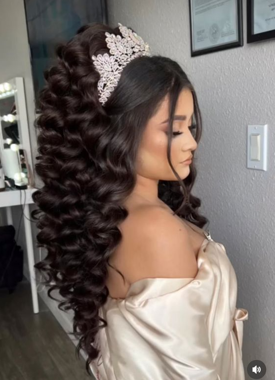 Hairstyle Ideas for a Stunning Quinceañera Look