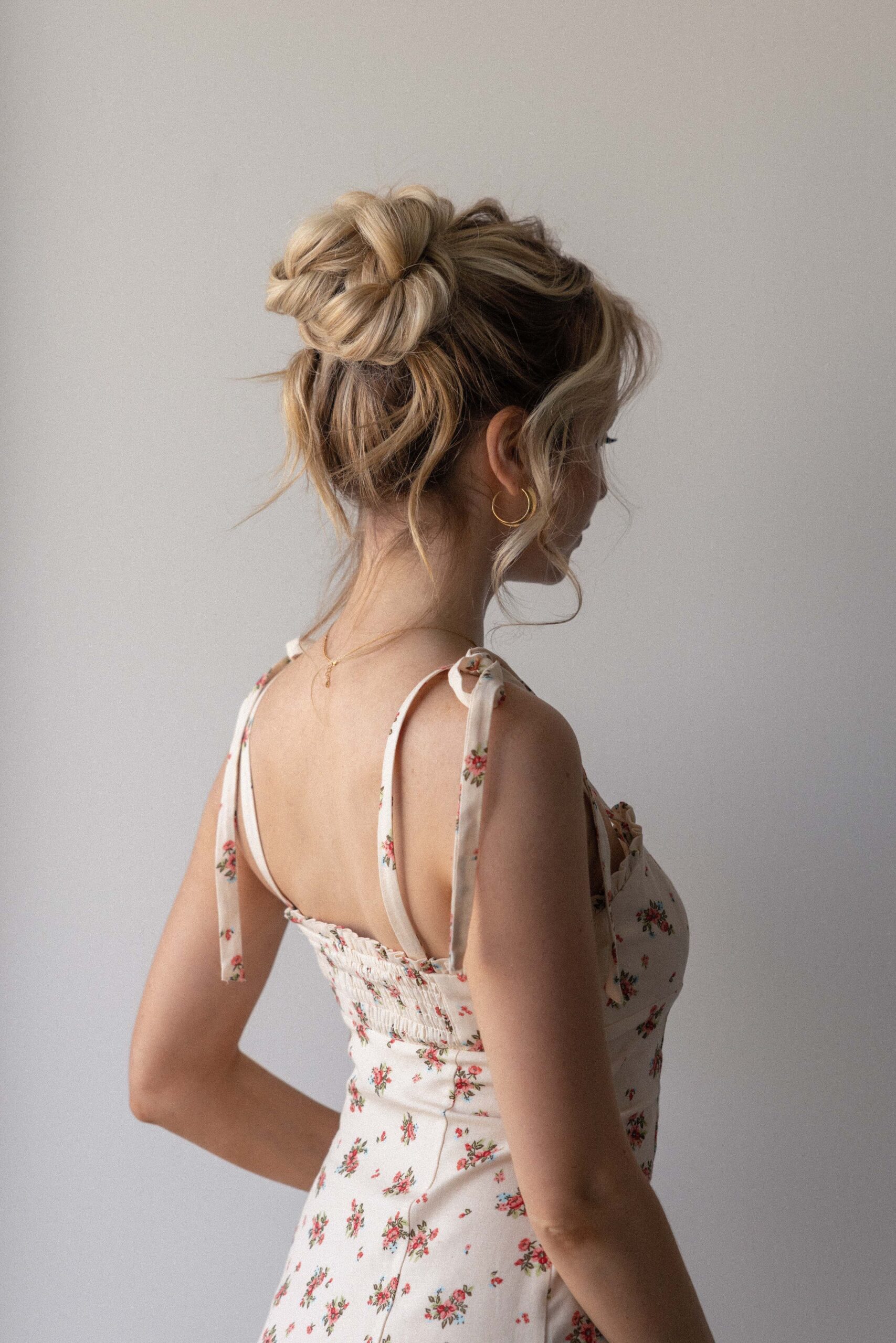 Mastering the Art of the Perfect Hairstyle Bun: Tips and Tricks
