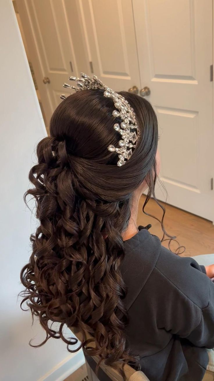 Stunning Quinceanera Hairstyles for a Picture-Perfect Celebration