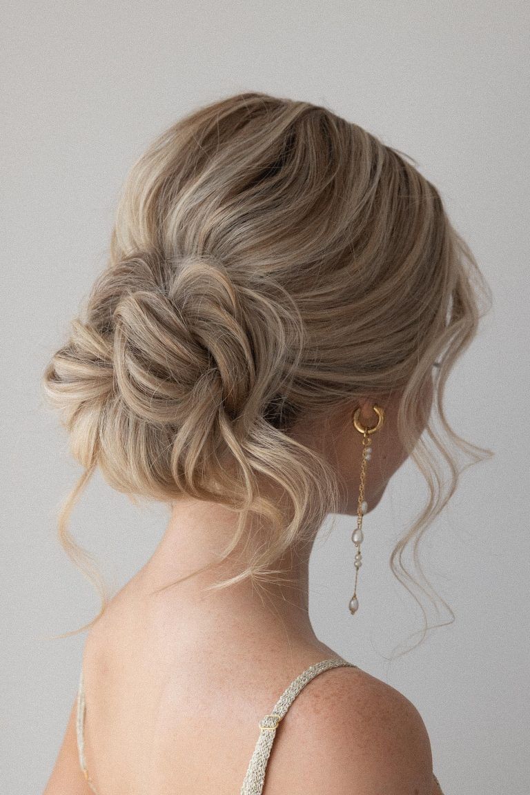 Stunning Updos for Long Hair: Elevate Your Look with These Elegant Hairstyles