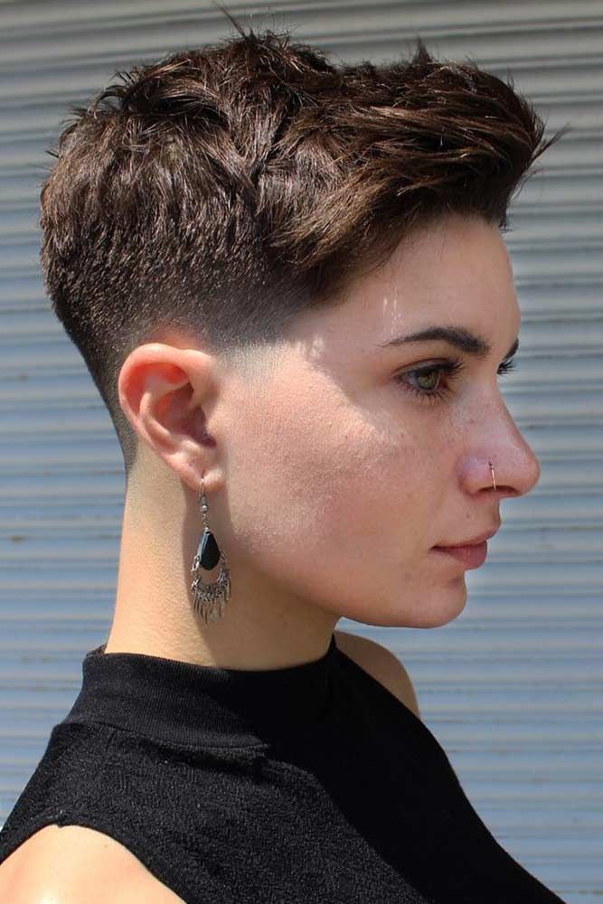 The Allure of Ultra Short Hairstyles: Rocking the Pixie Cut