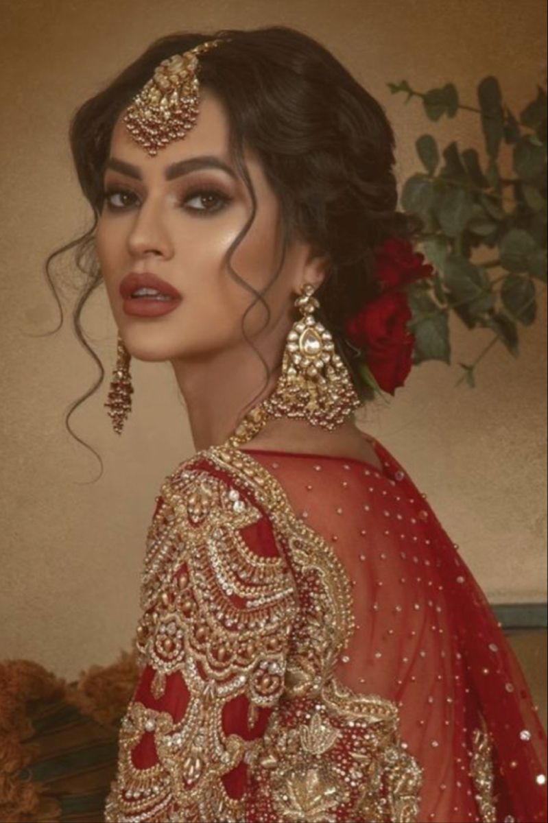 The Ultimate Guide to Bridal Hairstyles for Indian Weddings: Traditional Looks and Modern Trends
